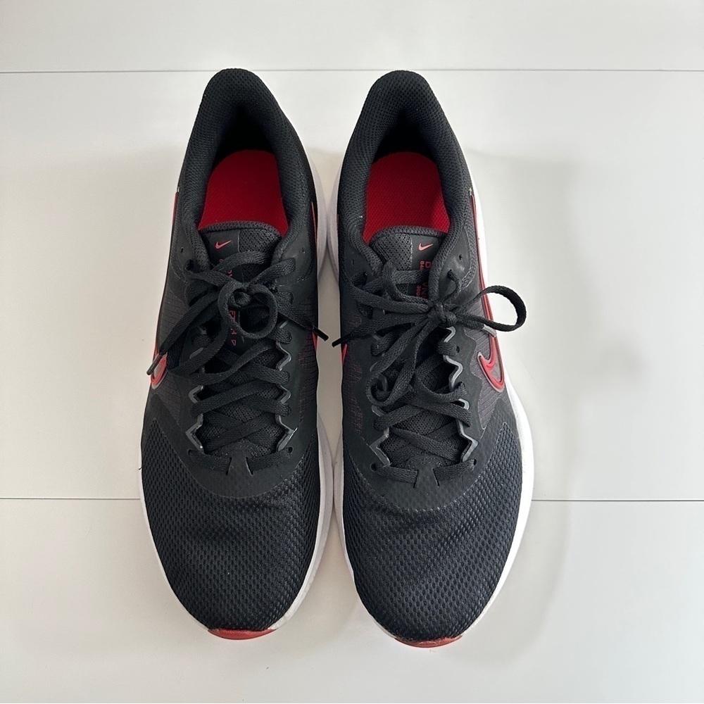 Nike Men's Downshifter 11 Black/Red-White Style CW3411-005 Shoes sz 9.5 - Picture 2 of 14